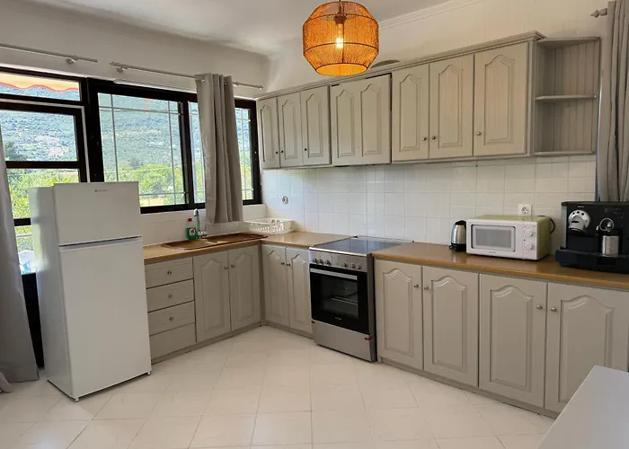 Mountainhouse * Vournikas